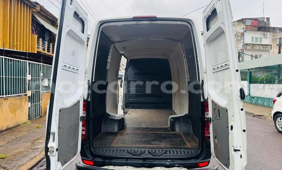 Nunua Ilio tumika Mercedes-Benz GLC 250D Nyeupe Gari ndani ya Maputo nchini Maputo Nunua Ilio tumika Mercedes-Benz GLC 250D Nyeupe Gari ndani ya Maputo nchini Maputo