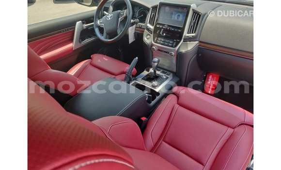 Nunua Imported Toyota Land Cruiser Nyeusi Gari ndani ya Import - Dubai nchini Cabo Delgado Nunua Imported Toyota Land Cruiser Nyeusi Gari ndani ya Import - Dubai nchini Cabo Delgado