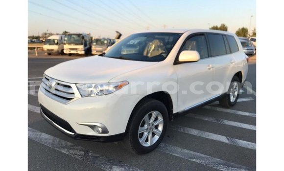 Tenga Imported Toyota Highlander Chena Mota in Import - Dubai in Cabo Delgado Tenga Imported Toyota Highlander Chena Mota in Import - Dubai in Cabo Delgado
