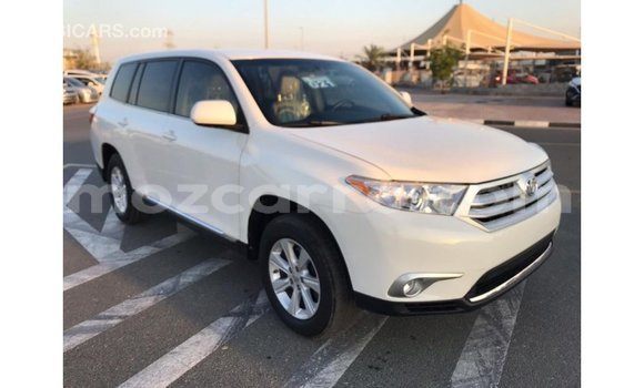 Tenga Imported Toyota Highlander Chena Mota in Import - Dubai in Cabo Delgado Tenga Imported Toyota Highlander Chena Mota in Import - Dubai in Cabo Delgado