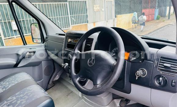 Nunua Ilio tumika Mercedes-Benz GLC 250D Nyeupe Gari ndani ya Maputo nchini Maputo Nunua Ilio tumika Mercedes-Benz GLC 250D Nyeupe Gari ndani ya Maputo nchini Maputo