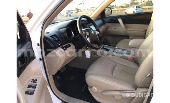 Tenga Imported Toyota Highlander Chena Mota in Import - Dubai in Cabo Delgado Tenga Imported Toyota Highlander Chena Mota in Import - Dubai in Cabo Delgado