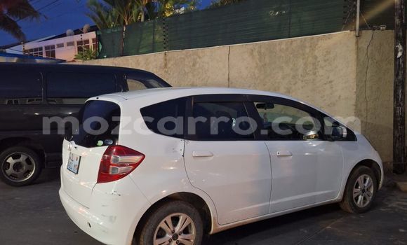 Buy Used Honda Fit White Car in Maputo in Maputo Buy Used Honda Fit White Car in Maputo in Maputo