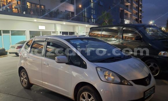 Buy Used Honda Fit White Car in Maputo in Maputo Buy Used Honda Fit White Car in Maputo in Maputo