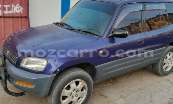 Nunua Ilio tumika Toyota RAV4 Bluu Gari ndani ya Maputo nchini Maputo