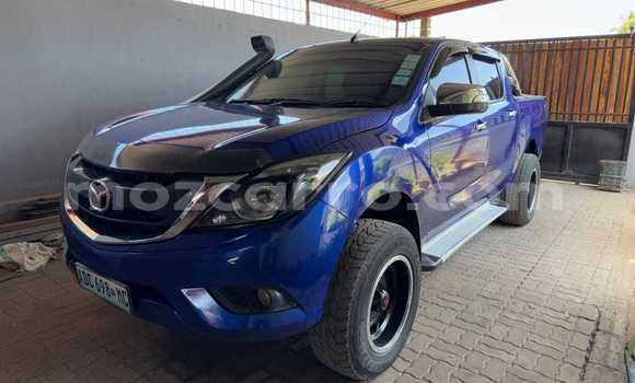 Comprar Usado Mazda BT-50 Azul Carro em Maputo em Maputo