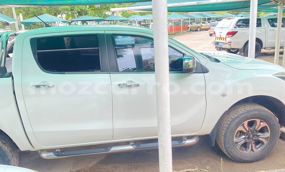Nunua Ilio tumika Mazda BT-50 Nyeupe Gari ndani ya Maputo nchini Maputo Nunua Ilio tumika Mazda BT-50 Nyeupe Gari ndani ya Maputo nchini Maputo