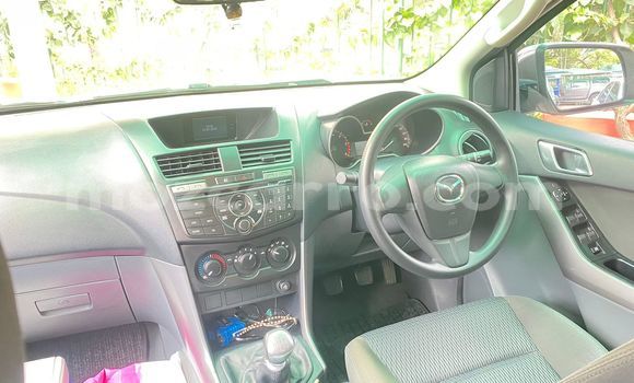 Nunua Ilio tumika Mazda BT-50 Nyeupe Gari ndani ya Maputo nchini Maputo Nunua Ilio tumika Mazda BT-50 Nyeupe Gari ndani ya Maputo nchini Maputo