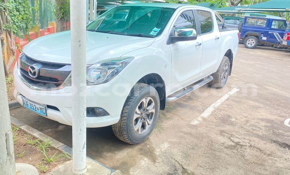 Nunua Ilio tumika Mazda BT-50 Nyeupe Gari ndani ya Maputo nchini Maputo Nunua Ilio tumika Mazda BT-50 Nyeupe Gari ndani ya Maputo nchini Maputo