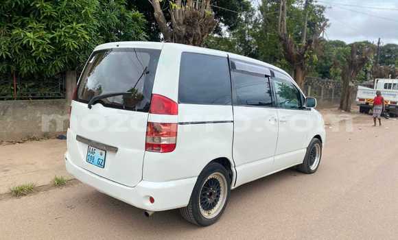 Comprar Usado Toyota Noah Branco Carro em Maputo em Maputo Comprar Usado Toyota Noah Branco Carro em Maputo em Maputo