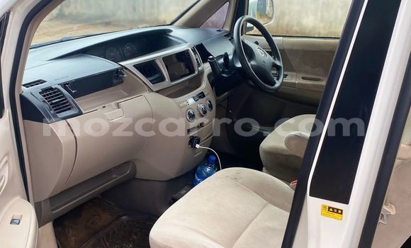 Comprar Usado Toyota Noah Branco Carro em Maputo em Maputo Comprar Usado Toyota Noah Branco Carro em Maputo em Maputo