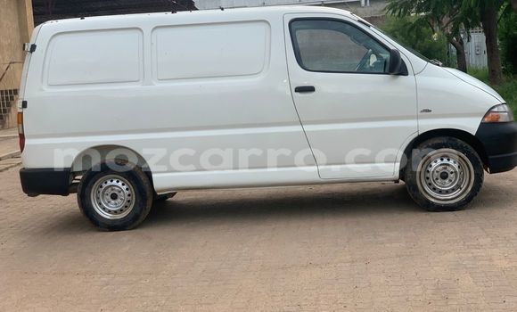 Buy Used Toyota RegiusAce White Car in Maputo in Maputo
