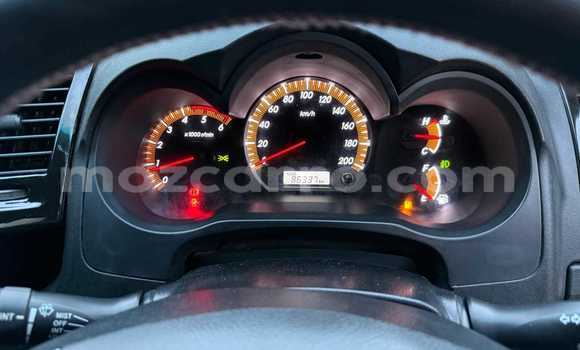 Nunua Ilio tumika Toyota Hilux Nyeupe Gari ndani ya Maputo nchini Maputo Nunua Ilio tumika Toyota Hilux Nyeupe Gari ndani ya Maputo nchini Maputo