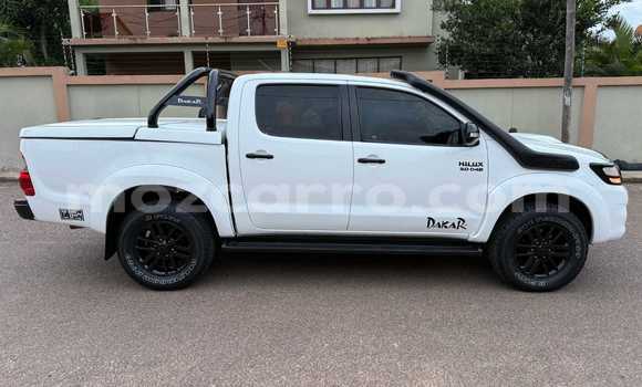 Nunua Ilio tumika Toyota Hilux Nyeupe Gari ndani ya Maputo nchini Maputo Nunua Ilio tumika Toyota Hilux Nyeupe Gari ndani ya Maputo nchini Maputo