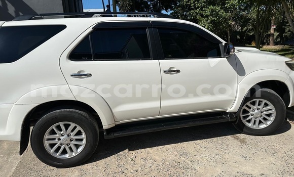 Comprar Usado Toyota Hilux Branco Carro em Nampula em Nampula