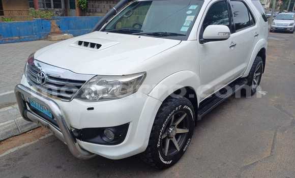 Tenga Tsaru Toyota Fortuner Chena Mota in Maputo in Maputo