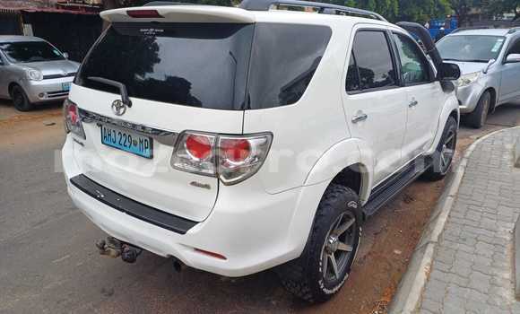 Nunua Ilio tumika Toyota Fortuner Nyeupe Gari ndani ya Maputo nchini Maputo Nunua Ilio tumika Toyota Fortuner Nyeupe Gari ndani ya Maputo nchini Maputo