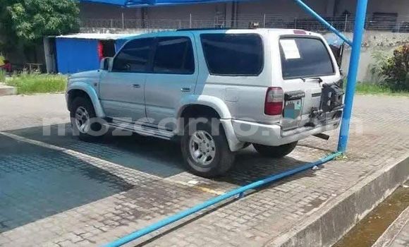 Nunua Ilio tumika Toyota Hilux Surf Beige Gari ndani ya Maputo nchini Maputo
