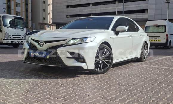 Comprar Usado Toyota Camry Branco Carro em Maputo em Maputo