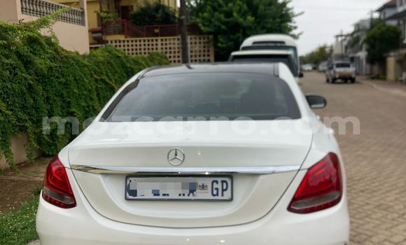 Tenga Tsaru Mercedes-Benz C-Classe Chena Mota in Maputo in Maputo Tenga Tsaru Mercedes-Benz C-Classe Chena Mota in Maputo in Maputo
