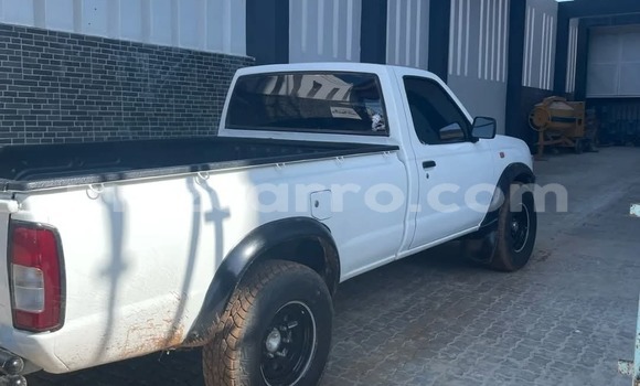 Nunua Ilio tumika Nissan Hardbody Nyeupe Gari ndani ya Maputo nchini Maputo Nunua Ilio tumika Nissan Hardbody Nyeupe Gari ndani ya Maputo nchini Maputo