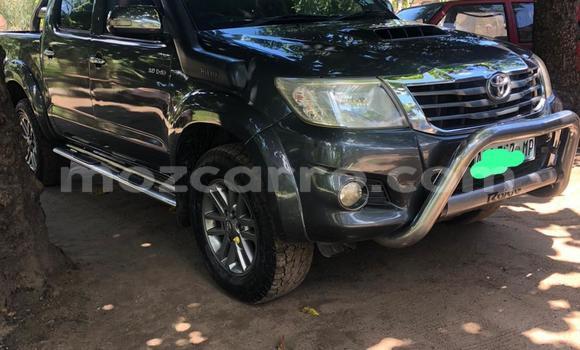 Comprar Usado Toyota Hilux Preto Carro em Maputo em Maputo