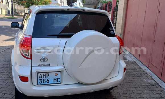 Buy Used Toyota RAV4 White Car in Maputo in Maputo Buy Used Toyota RAV4 White Car in Maputo in Maputo