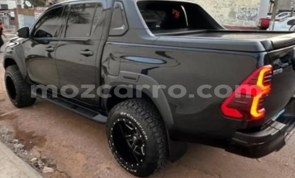Nunua Mpya Toyota Hilux Nyeusi Gari ndani ya Maputo nchini Maputo Nunua Mpya Toyota Hilux Nyeusi Gari ndani ya Maputo nchini Maputo