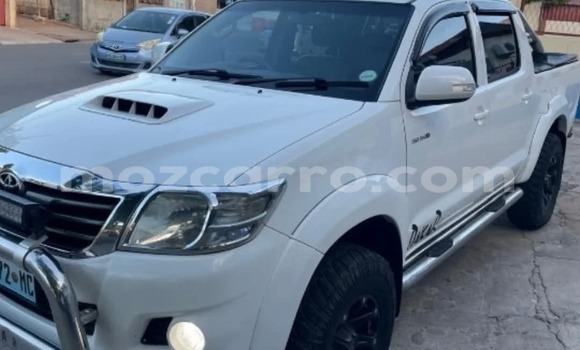 Buy Used Toyota Hilux White Car in Maputo in Maputo Buy Used Toyota Hilux White Car in Maputo in Maputo