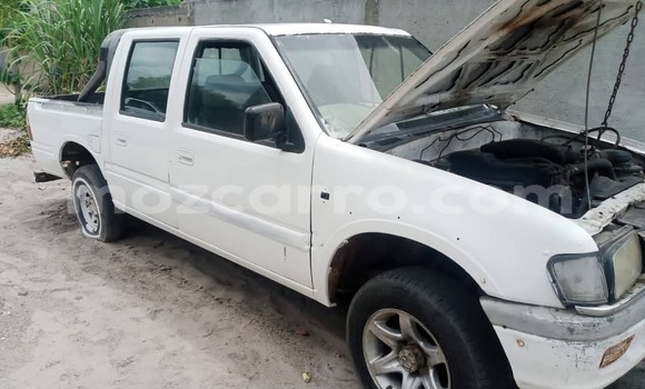 Tenga Tsaru Isuzu KB Chena Mota in Maputo in Maputo Tenga Tsaru Isuzu KB Chena Mota in Maputo in Maputo