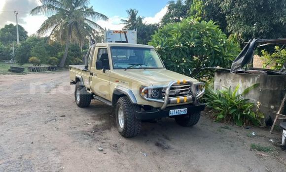 Nunua Ilio tumika Toyota Land Cruiser Nyingine Gari ndani ya Maputo nchini Maputo Nunua Ilio tumika Toyota Land Cruiser Nyingine Gari ndani ya Maputo nchini Maputo
