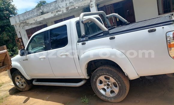 Nunua Ilio tumika Mazda BT-50 Nyeupe Gari ndani ya Maputo nchini Maputo Nunua Ilio tumika Mazda BT-50 Nyeupe Gari ndani ya Maputo nchini Maputo