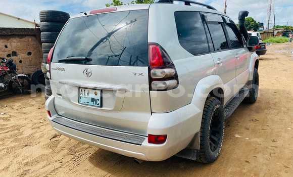 Nunua Ilio tumika Toyota Land Cruiser Prado Nyingine Gari ndani ya Maputo nchini Maputo Nunua Ilio tumika Toyota Land Cruiser Prado Nyingine Gari ndani ya Maputo nchini Maputo