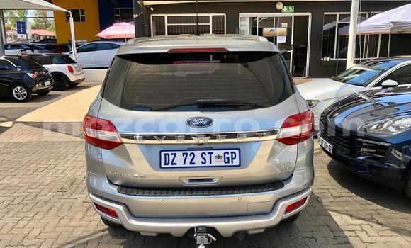 Buy Used Ford Everest Blue Car in Maputo in Maputo Buy Used Ford Everest Blue Car in Maputo in Maputo