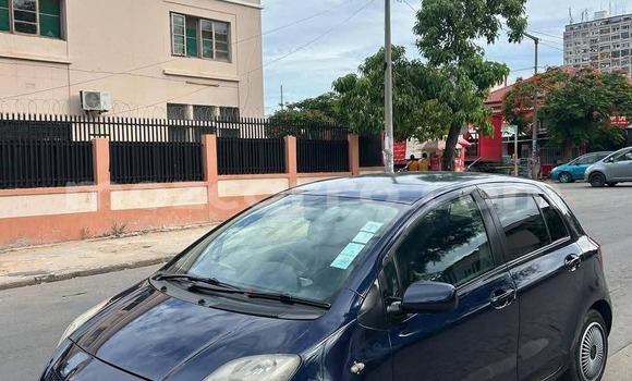 Buy Used Toyota Vitz Blue Car in Maputo in Maputo Buy Used Toyota Vitz Blue Car in Maputo in Maputo