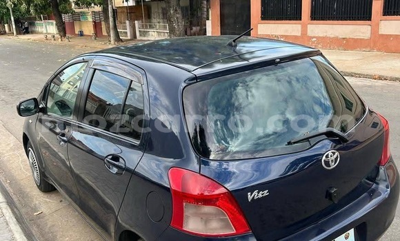 Nunua Ilio tumika Toyota Vitz Bluu Gari ndani ya Maputo nchini Maputo Nunua Ilio tumika Toyota Vitz Bluu Gari ndani ya Maputo nchini Maputo
