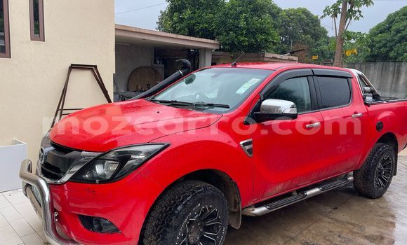 Nunua Ilio tumika Mazda BT-50 Nyekundu Gari ndani ya Maputo nchini Maputo
