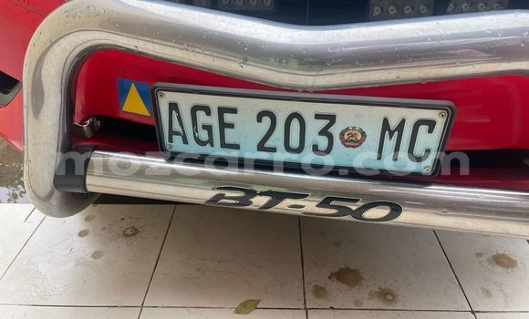 Comprar Usado Mazda BT-50 Vermelho Carro em Maputo em Maputo Comprar Usado Mazda BT-50 Vermelho Carro em Maputo em Maputo