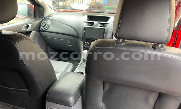 Comprar Usado Mazda BT-50 Vermelho Carro em Maputo em Maputo Comprar Usado Mazda BT-50 Vermelho Carro em Maputo em Maputo