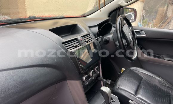 Comprar Usado Mazda BT-50 Vermelho Carro em Maputo em Maputo Comprar Usado Mazda BT-50 Vermelho Carro em Maputo em Maputo