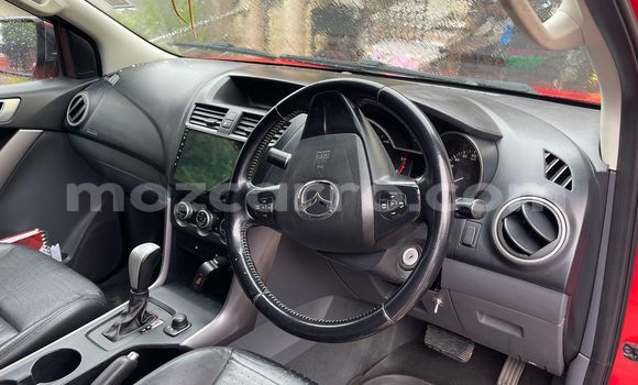 Comprar Usado Mazda BT-50 Vermelho Carro em Maputo em Maputo Comprar Usado Mazda BT-50 Vermelho Carro em Maputo em Maputo