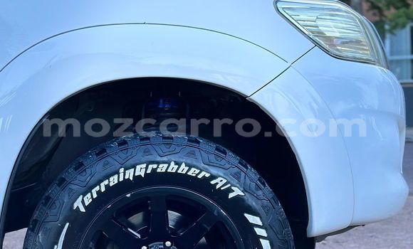 Tenga Tsaru Toyota Hilux Chena Mota in Maputo in Maputo Tenga Tsaru Toyota Hilux Chena Mota in Maputo in Maputo