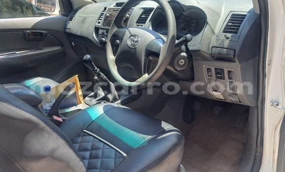 Buy Used Toyota Hilux White Car in Maputo in Maputo Buy Used Toyota Hilux White Car in Maputo in Maputo