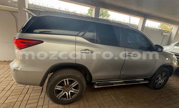 Nunua Ilio tumika Toyota Fortuner Nyingine Gari ndani ya Maputo nchini Maputo Nunua Ilio tumika Toyota Fortuner Nyingine Gari ndani ya Maputo nchini Maputo