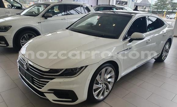 Comprar Usado Volkswagen Arteon Branco Carro em Maputo em Maputo Comprar Usado Volkswagen Arteon Branco Carro em Maputo em Maputo