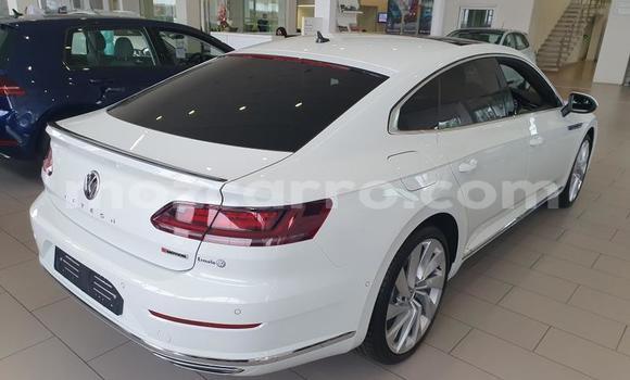 Comprar Usado Volkswagen Arteon Branco Carro em Maputo em Maputo Comprar Usado Volkswagen Arteon Branco Carro em Maputo em Maputo