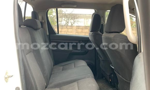 Comprar Usado Toyota Hilux Branco Carro em Maputo em Maputo Comprar Usado Toyota Hilux Branco Carro em Maputo em Maputo