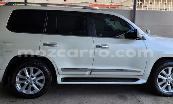 Nunua Ilio tumika Toyota Land Cruiser Nyeupe Gari ndani ya Maputo nchini Maputo Nunua Ilio tumika Toyota Land Cruiser Nyeupe Gari ndani ya Maputo nchini Maputo