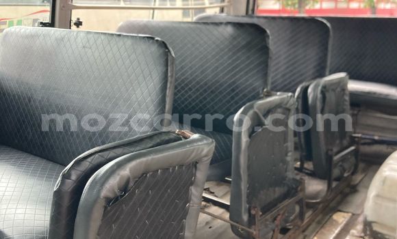 Buy Used Toyota Hiace White Car in Maputo in Maputo Buy Used Toyota Hiace White Car in Maputo in Maputo