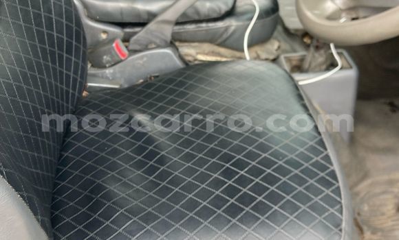 Buy Used Toyota Hiace White Car in Maputo in Maputo Buy Used Toyota Hiace White Car in Maputo in Maputo